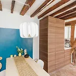And Bright 40 M For 2 Near Belleville Apartman Párizs