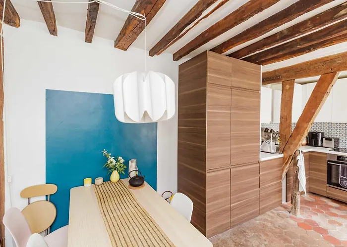 And Bright 40 M For 2 Near Belleville Apartment Paris